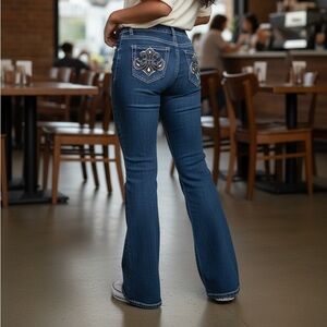 Miss Chic Junior Women’s Vintage jeans! Size 13! Black and white designed pocket